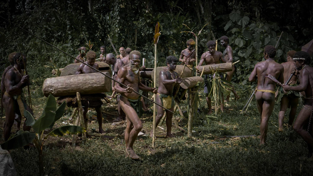 nakes tribe war dancing in melanesia