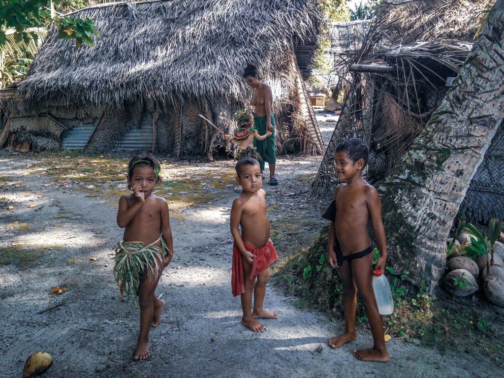 Isolierte Insel in Südsee, Ifalik in Mikronesien